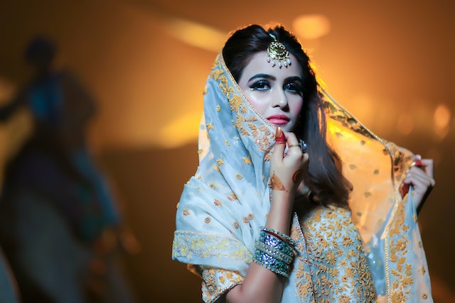How to Start a Bridal Shop Business -